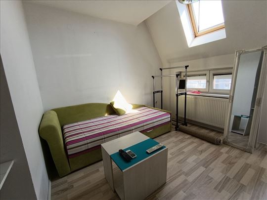 Nameštena garsonjera na Grbavici