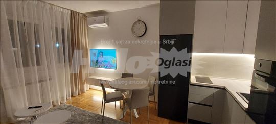 Nov stan, odmah useljiv - Cara Dušana, Zemun