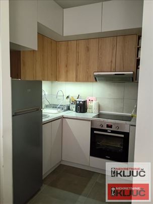 Novo Naselje-kneŽev Park-izdaje Se DelimiČno NameŠ