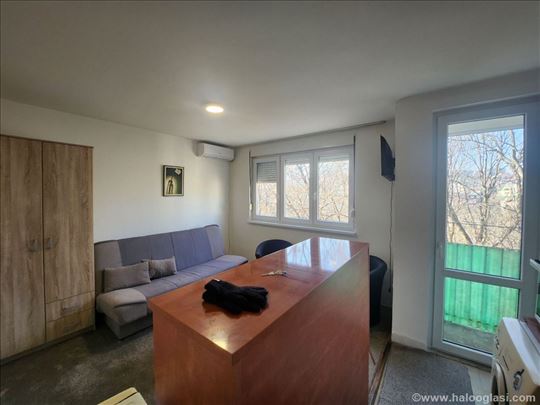 Odmah useljiv stan, mali troškovi