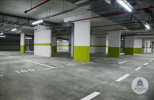Prodaje se garažno mesto - Luksuzni komplex