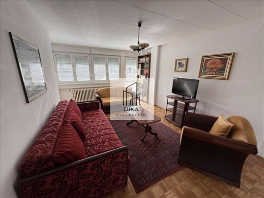Nbg, prostran porodičan stan– 2.5, velika terasa