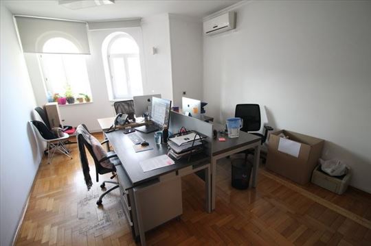 Prostrana kuća za pp, Voždovac, ID 2443