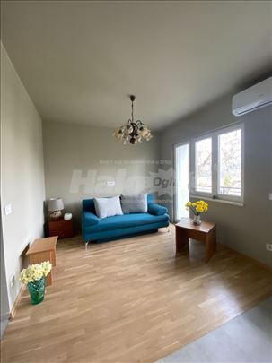 Renoviran stan, sa 2 parking mesta, 2 sobe. 