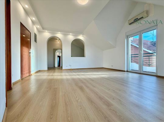 Reprezentativan poslovni prostor u mirnoj zoni