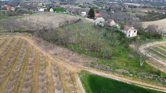 Slankamen, građevinsko zemljište 2280m2 hitno