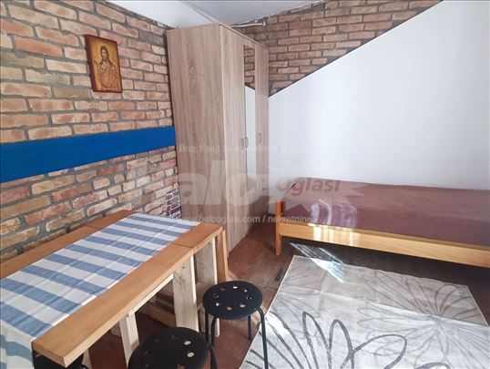 Stan za samca ili samicu u dvorišnoj zgradi