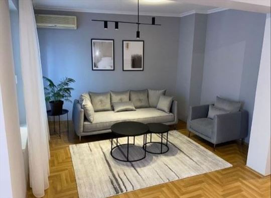 Tašmajdan, 2.0 lux renoviran, garaža