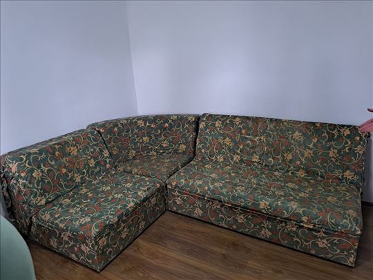 Ugao garnitura na izvlačenje. 