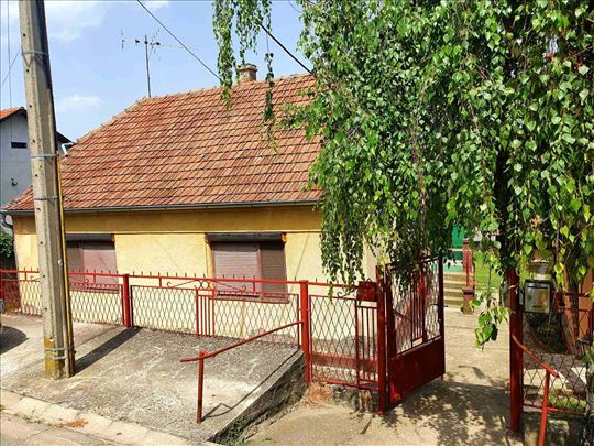Vrdnik kuća 98m2 na placu od 674m2 HITNO!