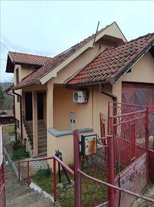 Vrdnik spratnica 128m2 na placu od 460m2 hitno