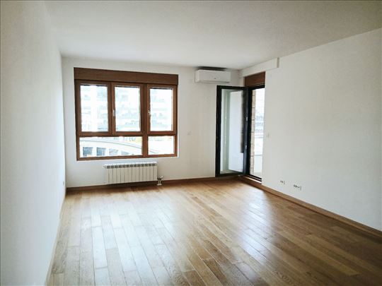 Wellport, izuzetan, garažno mesto, nov, useljiv