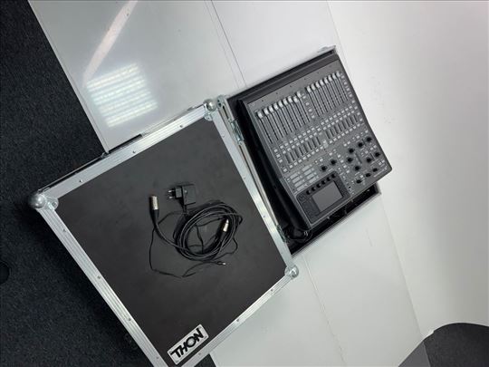 Behringer x32 Producer sa kutijom