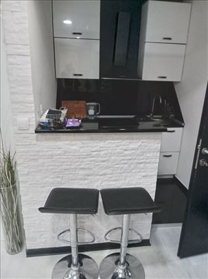 Crveni krst, Vojislava Ilića, 25m2, nameštena