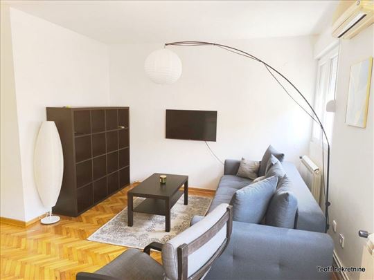 Dorćol-Skender Begova 38(41) useljiv, namešten