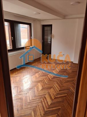 Izdaje se kuća na putu za Nišku banju!