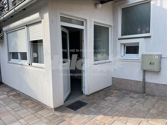 Izdajem jednosoban namesten stan u Zelezniku