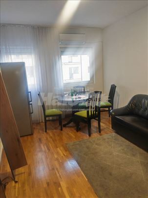 Krnjača Zrenjaninski put 45 izdajem stan