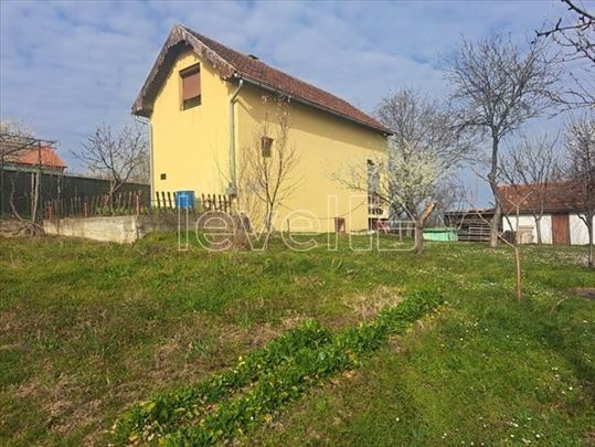 Kuća,Ledinci,Ledinci,kv: 80.00