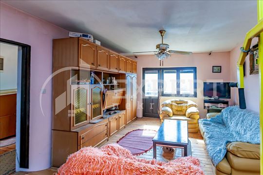 Kuća u nas. B.Bjegović, stambeno - poslovni pro