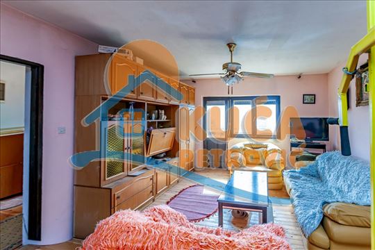 Kuća u nas. B.Bjegović, stambeno - poslovni pro