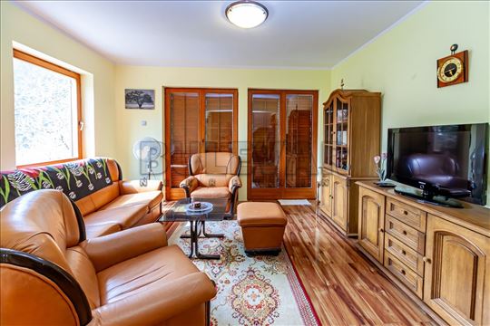 Na prodaju kuća u Proseku, 100m2