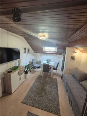 Odličan renoviran stan - Vračar - Neimar