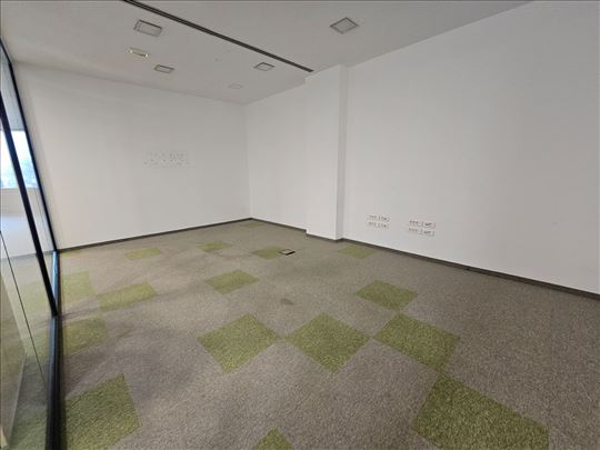 Office 267m² | Open space + phone booth | NBG