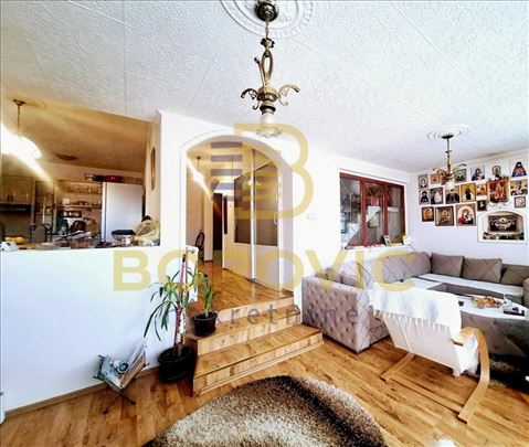 Pančevo , kuća , 250m2 , plac 2.6 ari