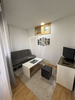 Renoviran dvosoban stan ID#14565