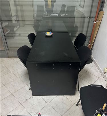 Stolovi, plakar, stolice