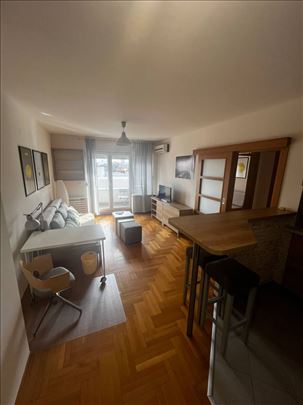 dvosoban stan sa kompletnim nameštajem, tehnikom