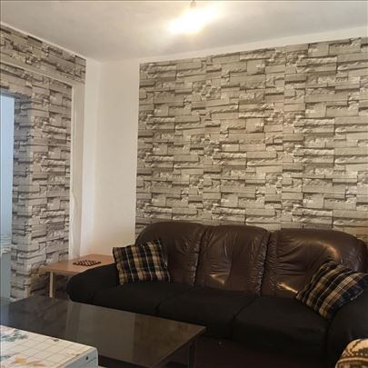 Garnituru trosed i fotelju prodajem