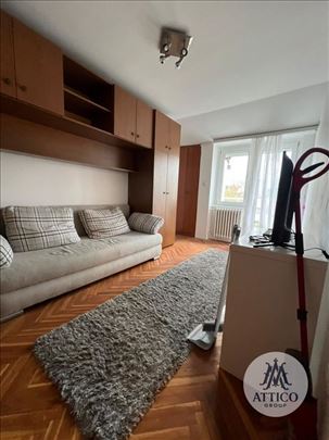 Izdaje se dvosoban stan, velika terasa- Stari Grad