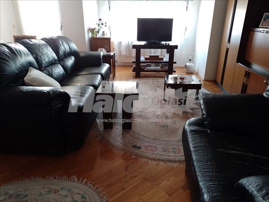 Izdajem komfornu sobu, 27m2