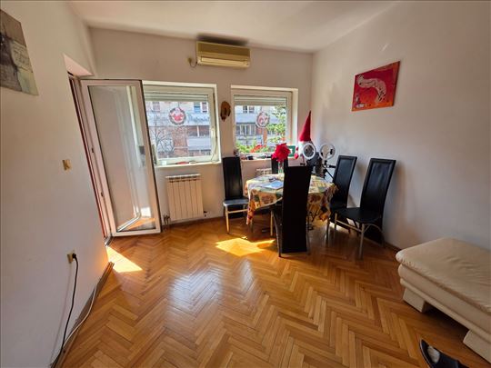 Konjarnik-okretnica tramvaja u Bulevaru