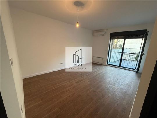 Novogradnja, Cvetkova pijaca, 2.5 sa baštom