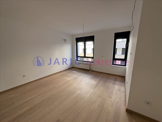 Palilula.U blizini hale Pionir,54m2.3.0.Lux