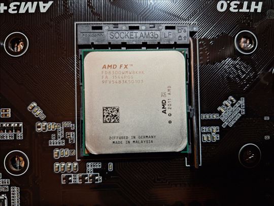 Prodajem Procesor AMD FX-8300 4.2Ghz