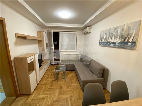 Vlasnik! Stan na odlicnoj lokaciji!