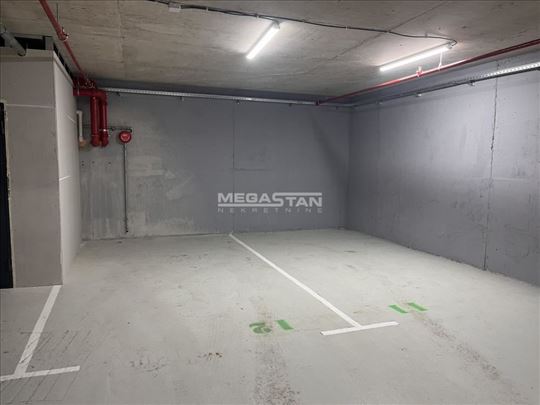 Banovo Brdo, garažno mesto u novoj zgradi