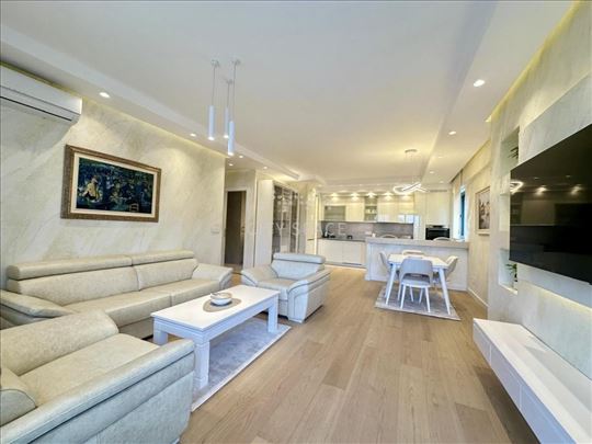 Božanstven 4.0 stan sa pogledom na park