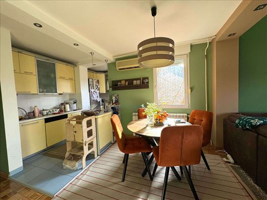 Cerak Vinogradi, 57 m2, renoviran, uknjizen