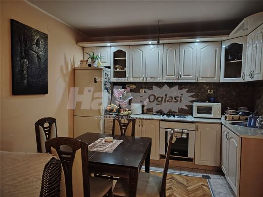 Dvoiposoban stan na uglu Daničićeve i Skerlićeve