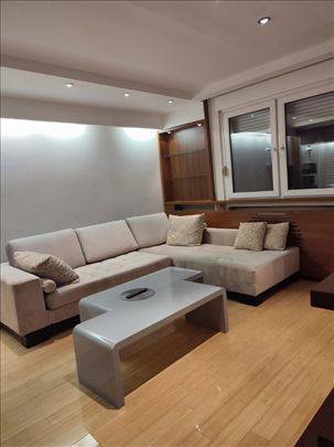 Izdavanje stana- pogled na Žeželjev most