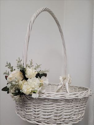Korpa za cvetiće za kićenje svatova