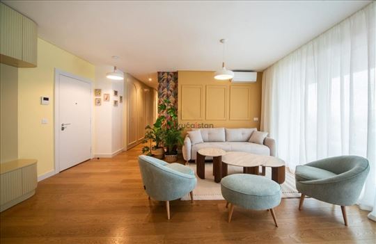 Landmark. Dizajnerski stan. Garaža.