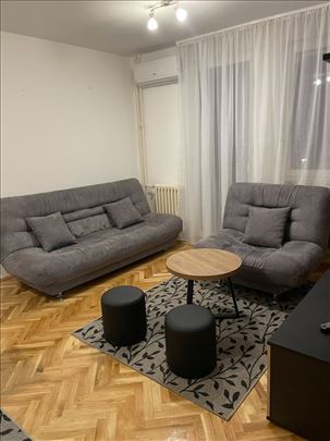 Lep dvosoban namešten stan 50m2,Detelinara