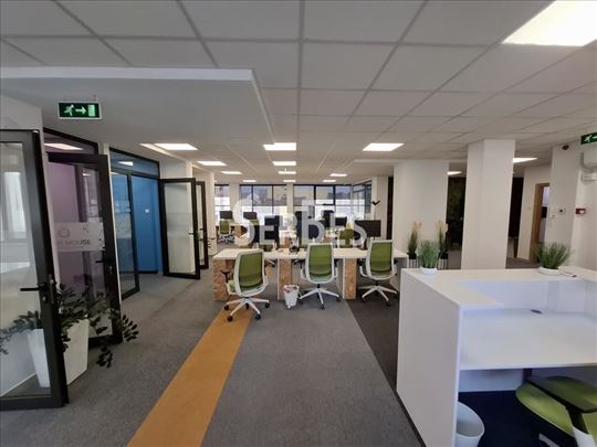 Lux 5.0 poslovni prostor 204m2 u Centru + parking