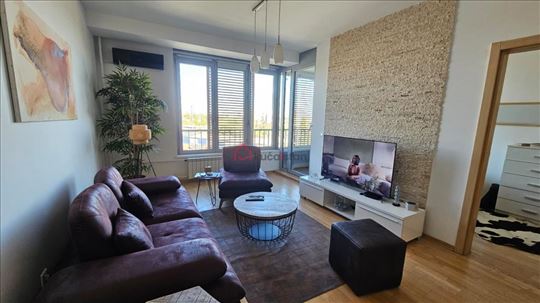 Odlična prilika! Nov Lep i Svetao na Droćolu